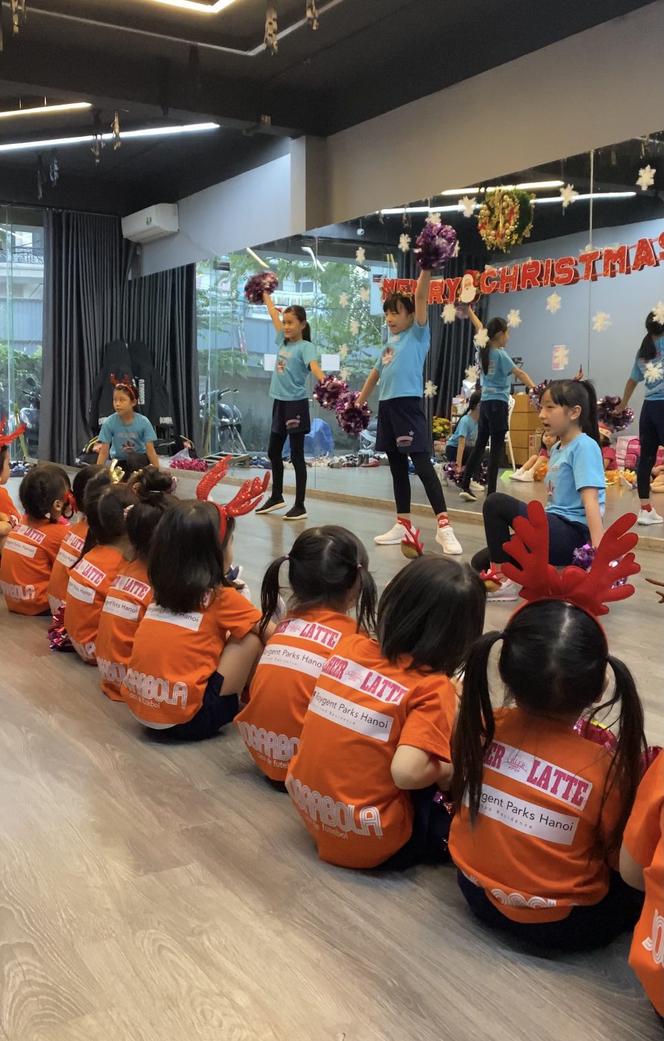 Cheer dance school – Buổi trình diễn Giáng sinh SSA !!!