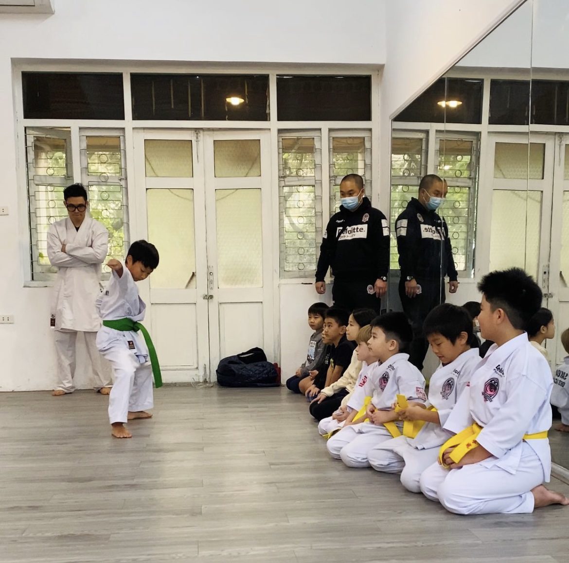 Lớp học karate!
