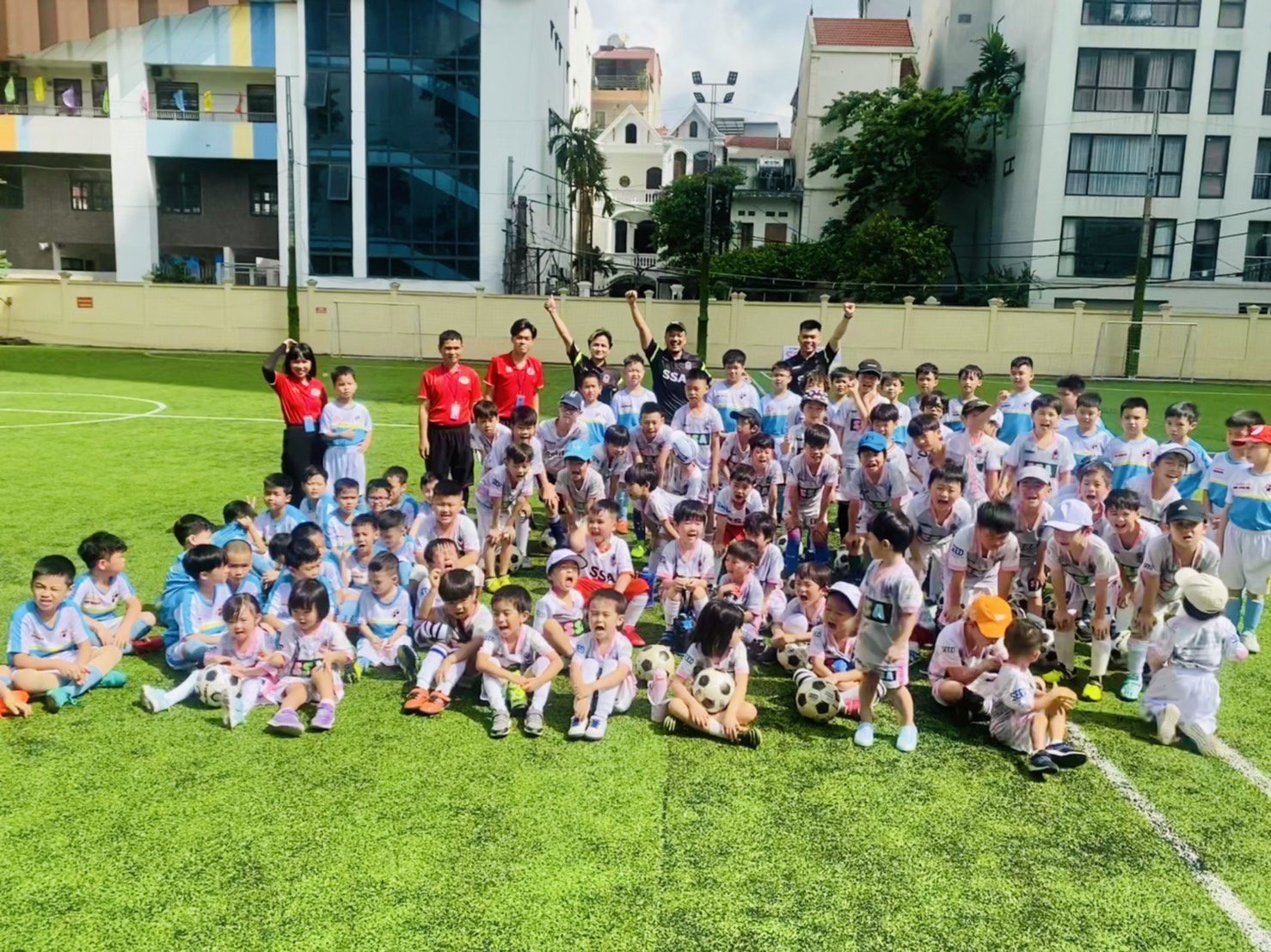 Giao hữu bóng đá SSA vs VJSS